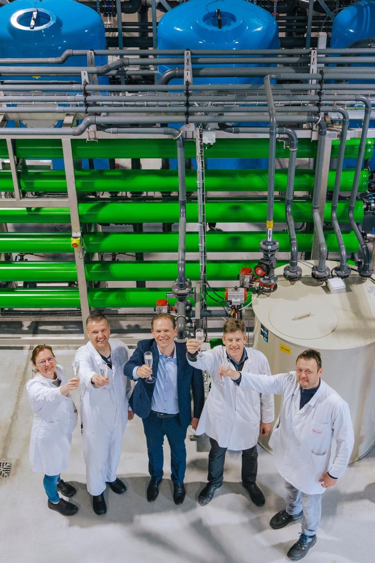 Veos zet bloed om in drinkbaar water met nieuwe zuiveringsinstallatie